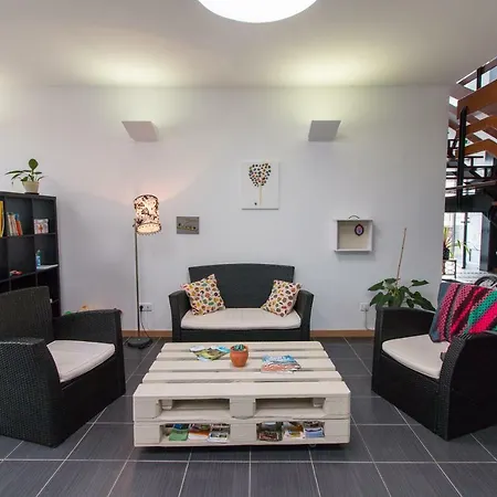 Hostel Change The World - Acores - Ponta Delgada (Sao Miguel)